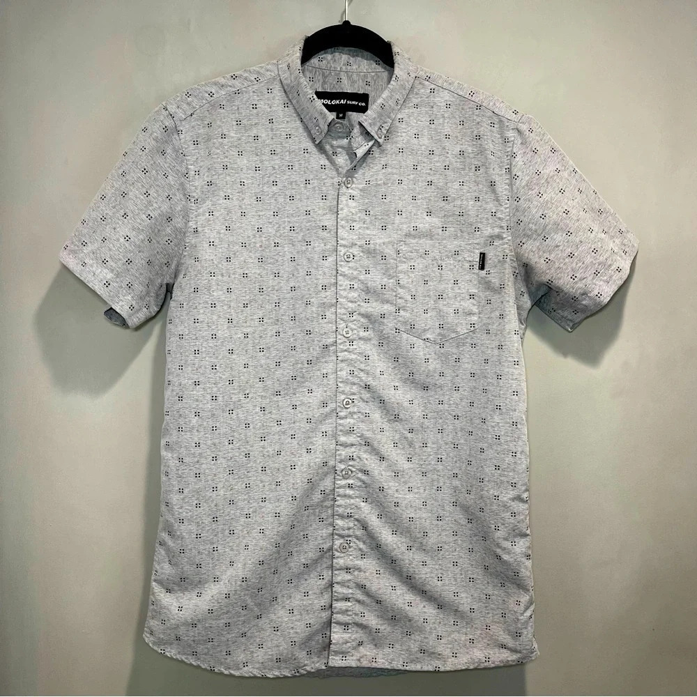 MOLOKAI Surf Co. Mens  Button Down Casual Shirt Medium size.